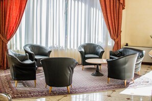Lobby sitting area - Hotel San Clemente (Santarcangelo di Romagna)