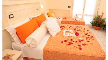 Standard Quadruple Room | In-room safe, desk, soundproofing, free WiFi