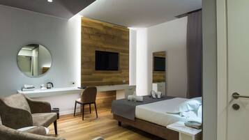 Executive Room, 1 Queen Bed, Non Smoking | Frette Italian sheets, premium bedding, down duvets, pillow-top beds