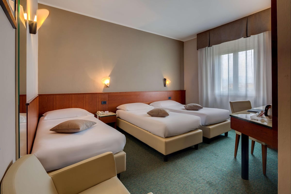 Frette Italian sheets, premium bedding, down duvets, pillow-top beds