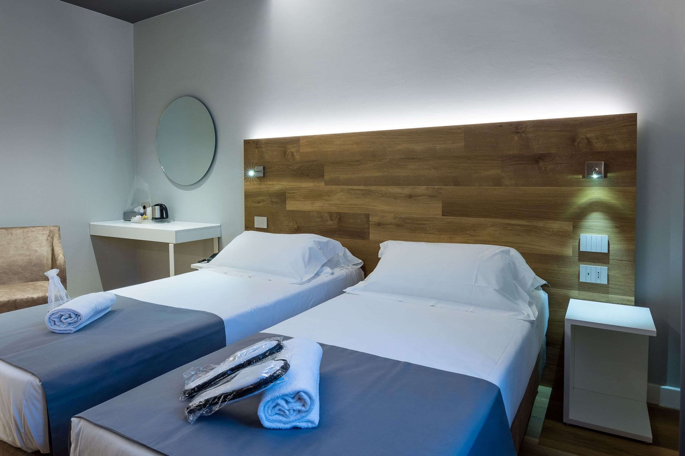 executive room, 1 queen bed, non smoking | frette italian sheets, premium bedding, down duvets, pillow-top beds