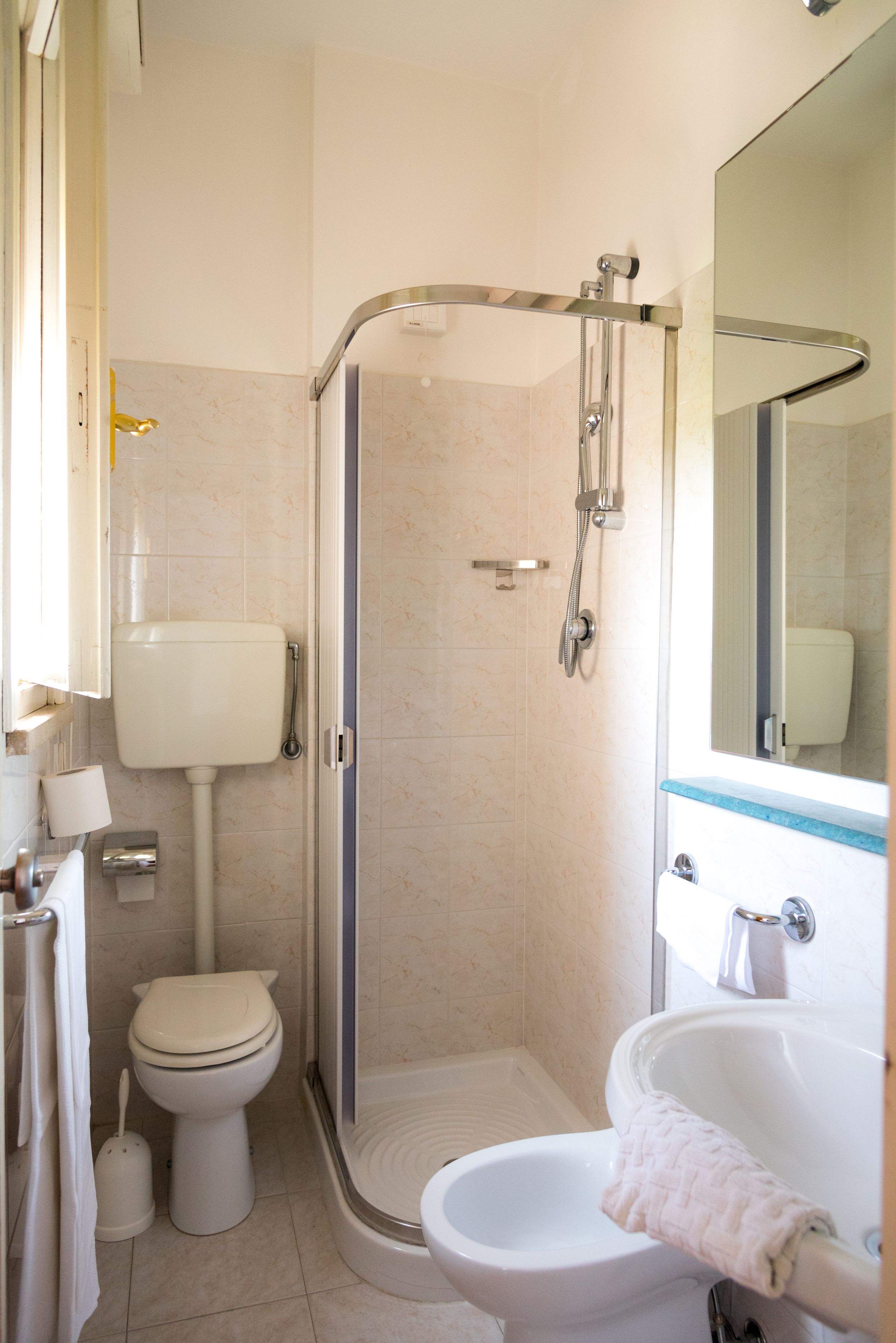 single room | bathroom | hair dryer, bidet, towels