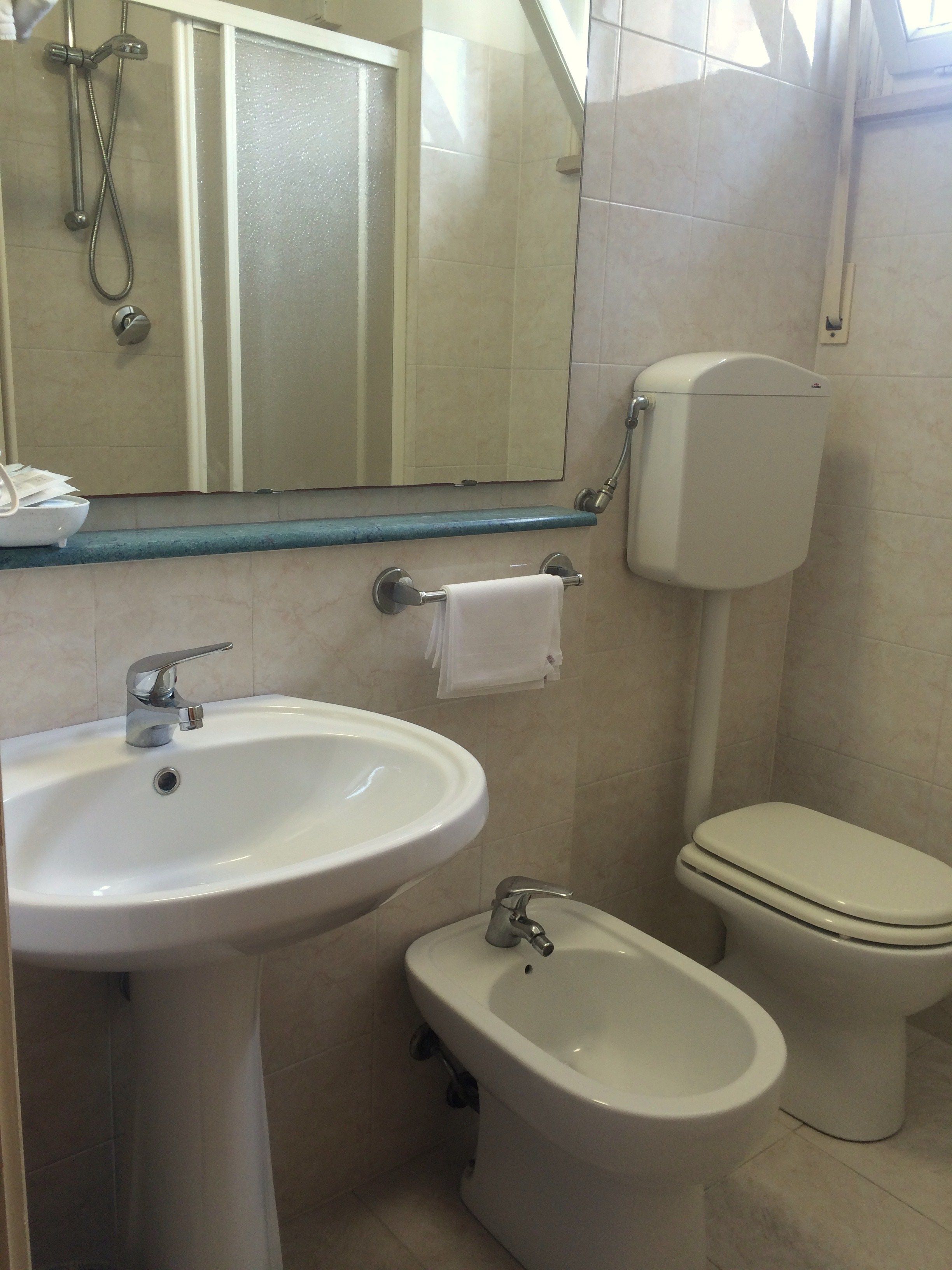 triple room | bathroom | hair dryer, bidet, towels