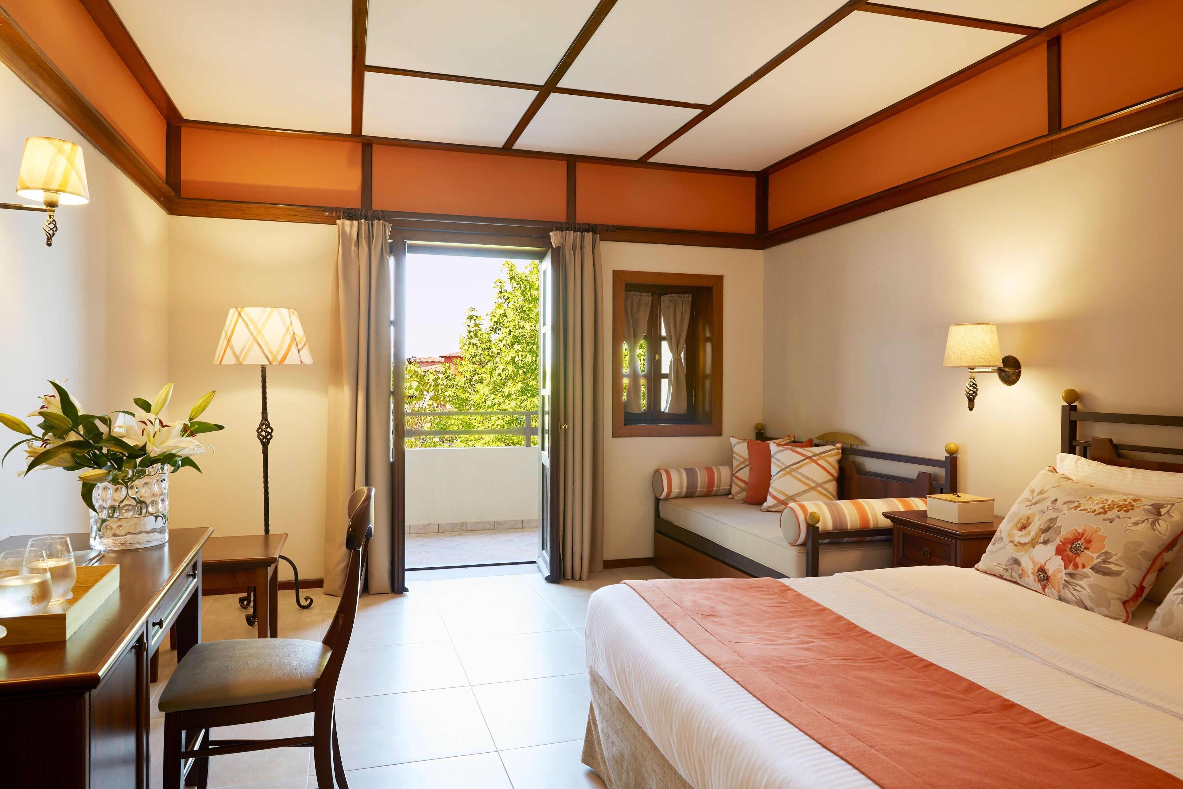 Classic Family room | In-room safe, soundproofing, bed sheets