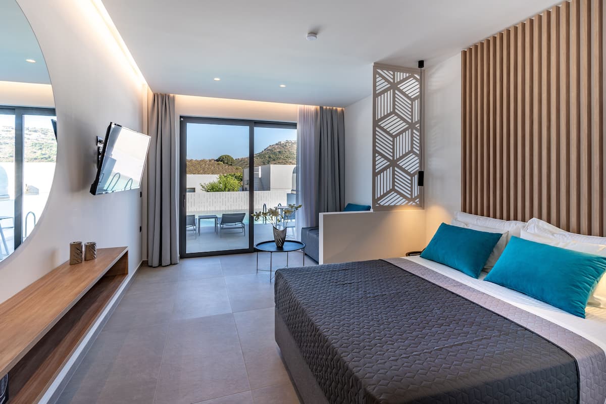 suite, private pool, pool view | view from room