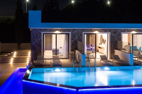 Suite, eigener Pool, Poolblick | Zimmersafe, Schreibtisch, schallisolierte Zimmer, kostenloses WLAN. Zoes Hotel