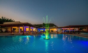 Outdoor pool, open 8:00 AM to 8 PM, pool umbrellas, pool loungers - Zoes Hotel (Rhodes)