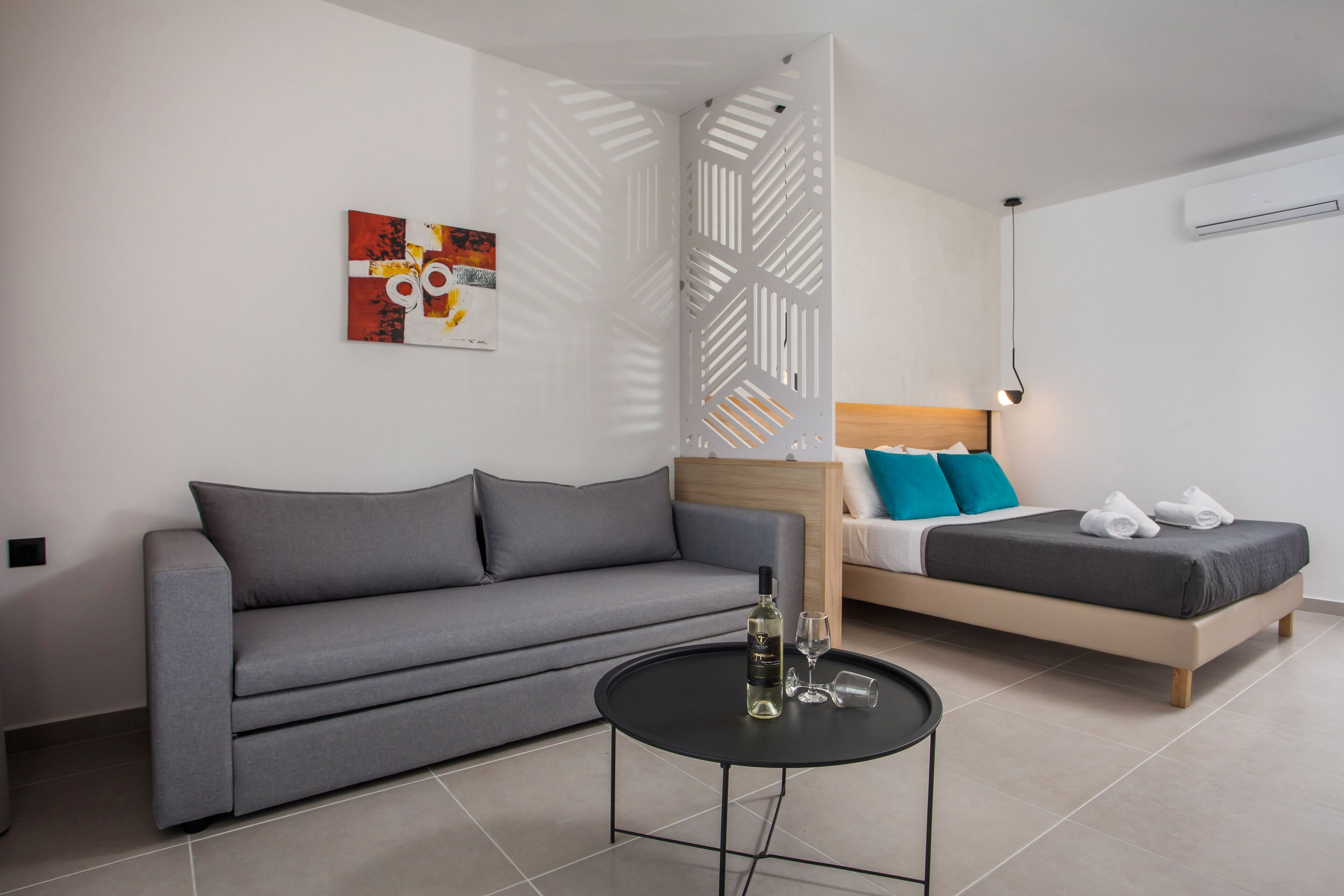 superior room, pool view | in-room safe, desk, soundproofing, free wifi