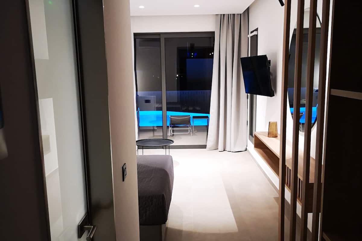 suite, private pool, pool view | in-room safe, desk, soundproofing, free wifi