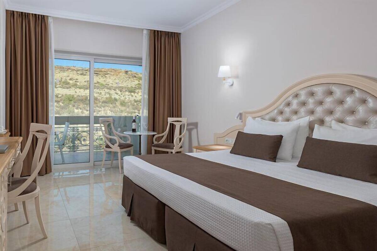 Deluxe Room, Land View | 1 chambre, literie hypoallergénique, coffres-forts dans les chambres