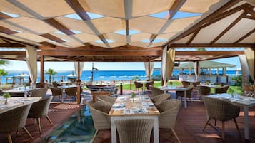 3 restaurants, spécialités Cuisine internationale