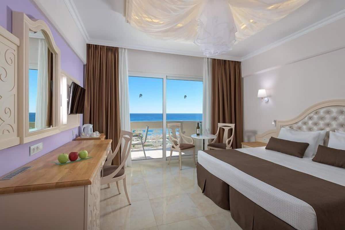 Chambre Deluxe Double ou avec lits jumeaux, vue mer | 1 chambre, literie hypoallergénique, coffres-forts dans les chambres