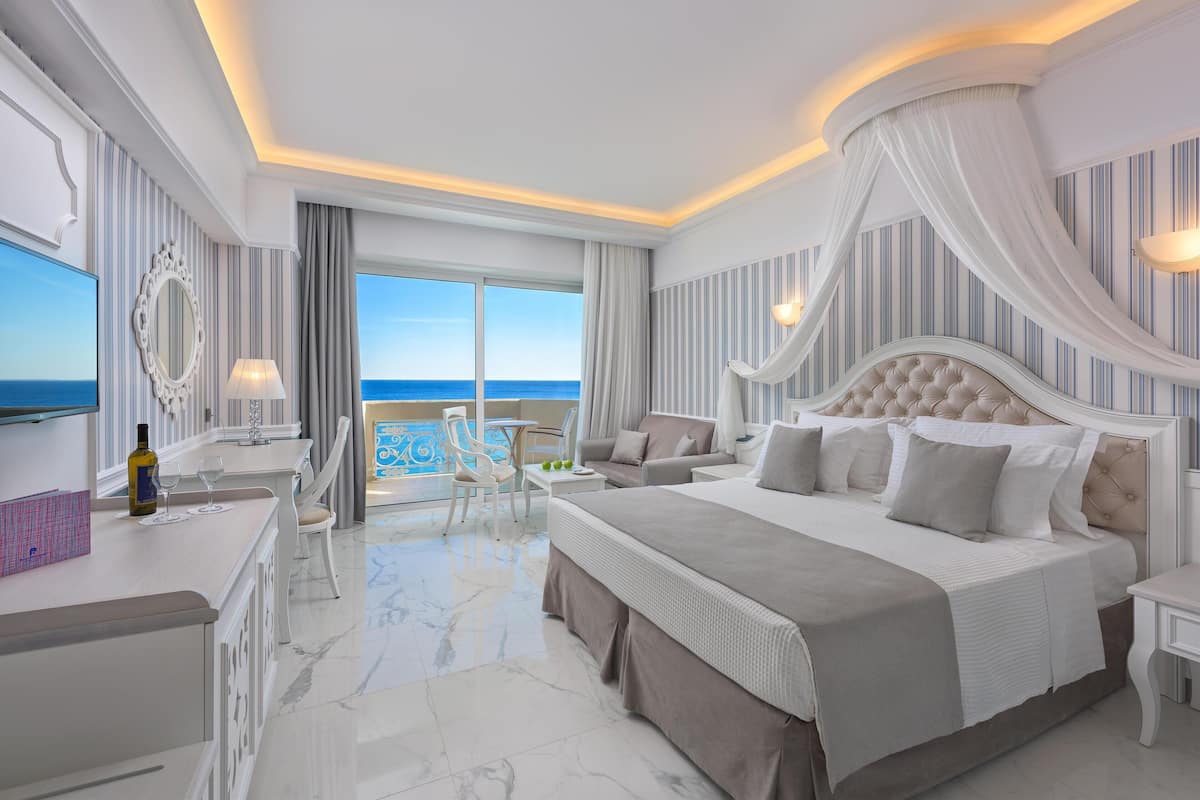 Elite Room, Sea View | Hypo-allergenic bedding, in-room safe, desk, blackout drapes