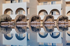 Sesongbasert utendørsbasseng