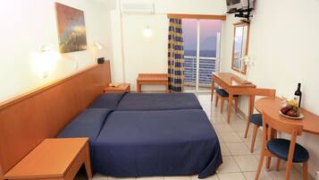 Coffres-forts dans les chambres, bureau, rideaux occultants