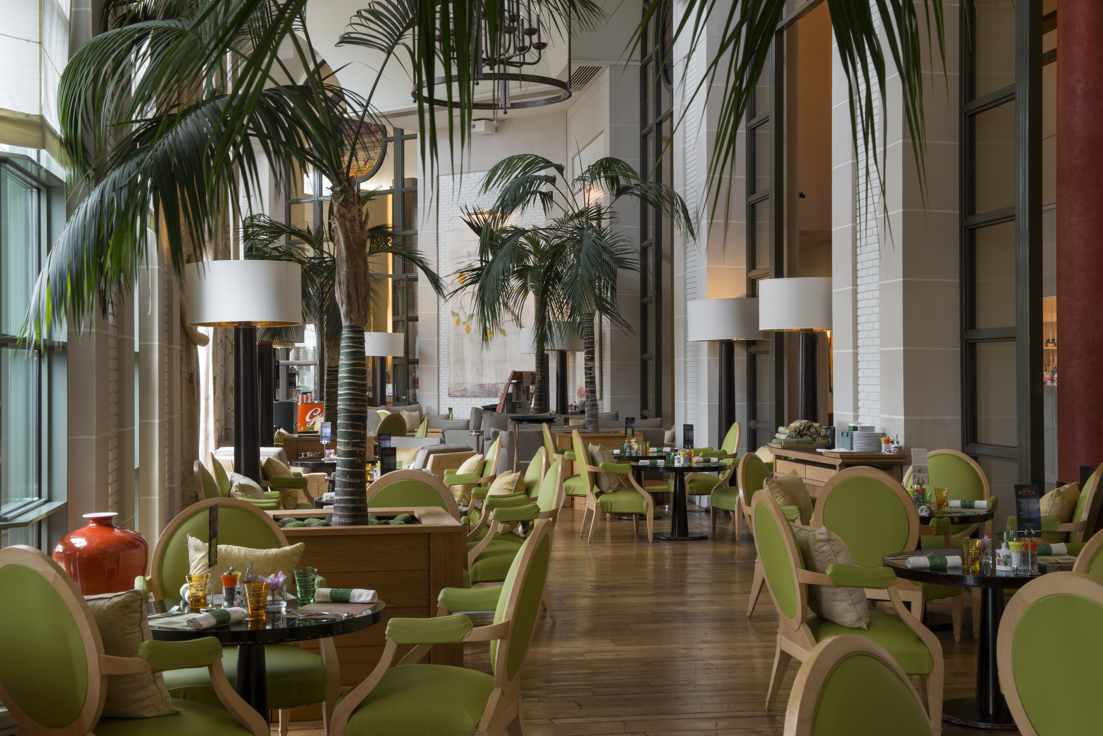 3 restaurants; breakfast, lunch, dinner, and brunch served