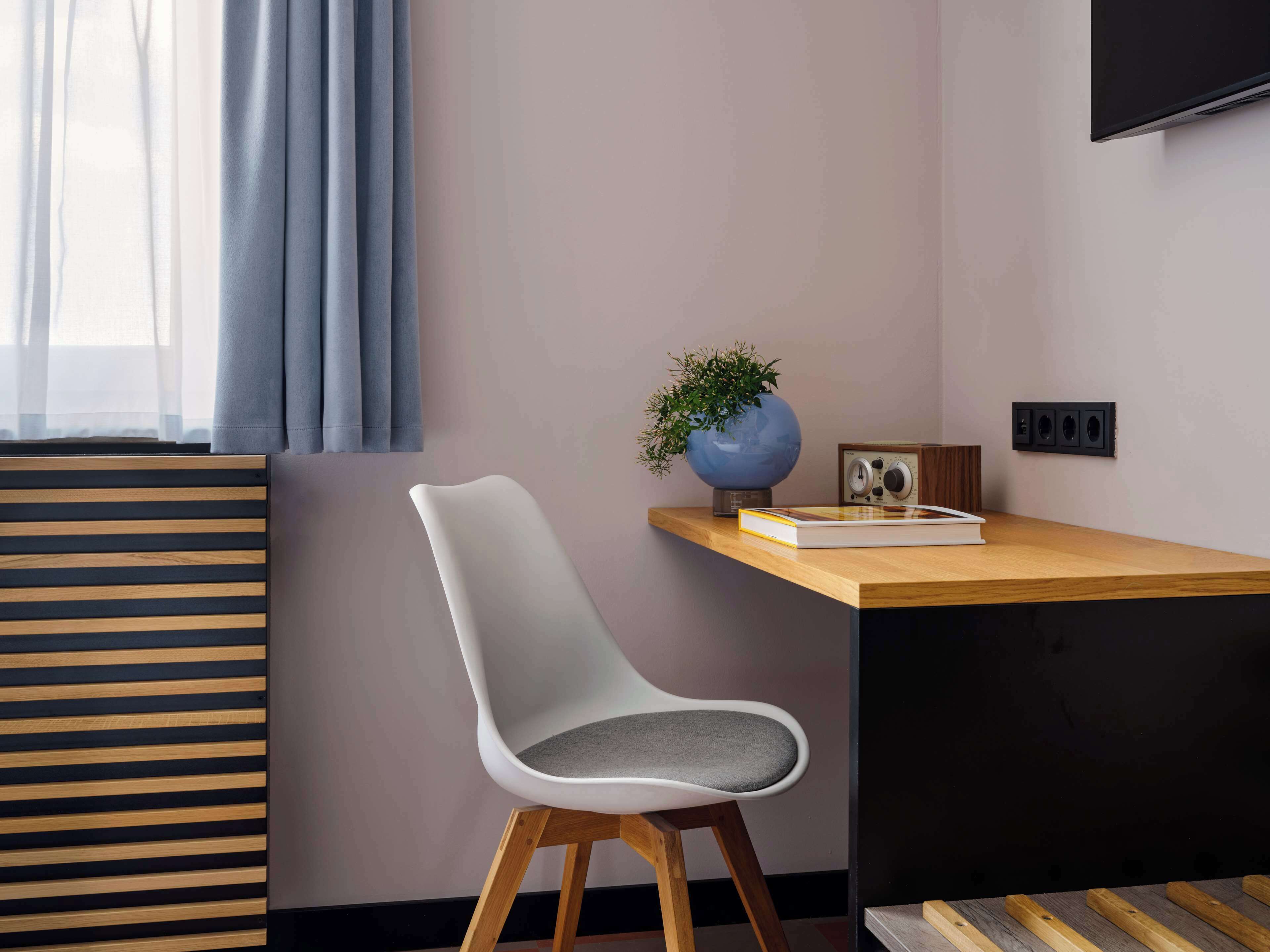 comfort plus single | 1 bedroom, hypo-allergenic bedding, in-room safe, desk