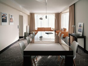 Signature-Suite | Allergikerbettwaren, Zimmersafe, Schreibtisch