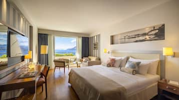 Minibar, coffres-forts dans les chambres, bureau