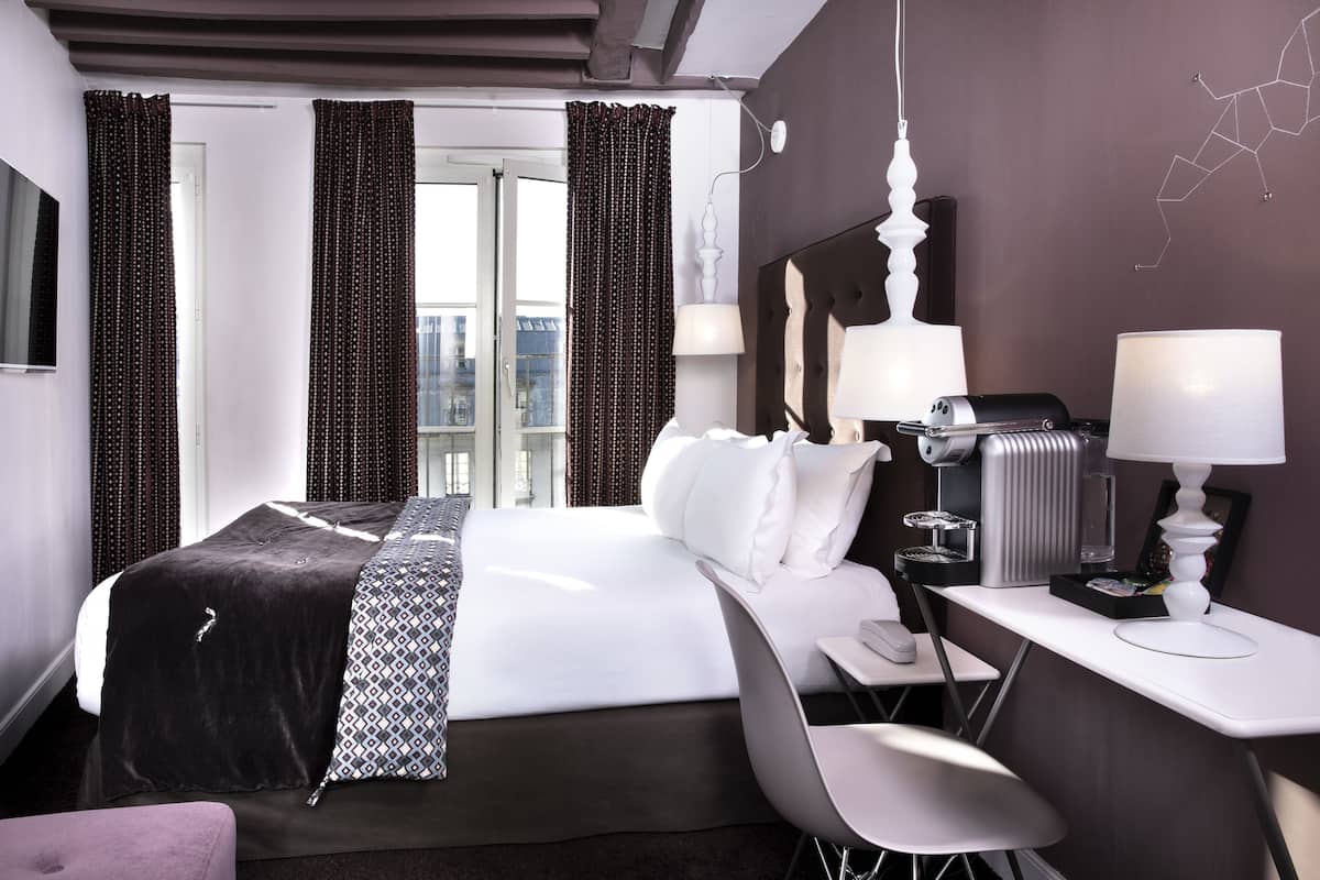 Deluxe Room | 1 bilik tidur, peralatan tempat tidur premium, tilam berlapik