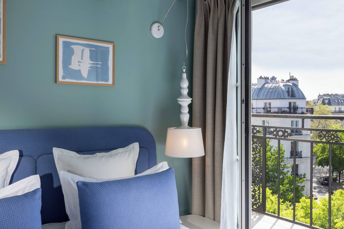 Deluxe Balcony | Premium bedding, pillow-top beds, in-room safe, desk