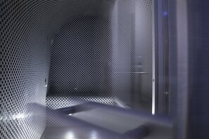 Steam room 