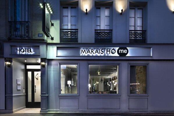 Front of property – evening/night