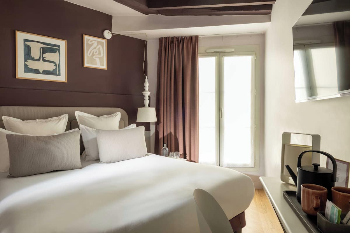 Classic Double Room | Premium bedding, pillow-top beds, in-room safe, desk