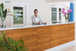 Check-in-/Check-out-Schalter