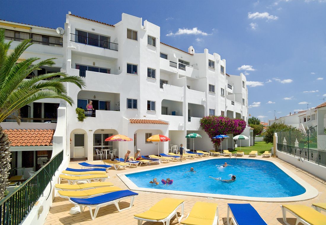 حمّام سباحة خارجي