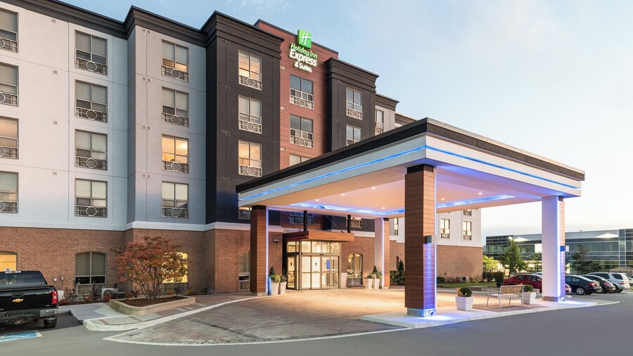 Holiday Inn Express & Suites Milton by IHG