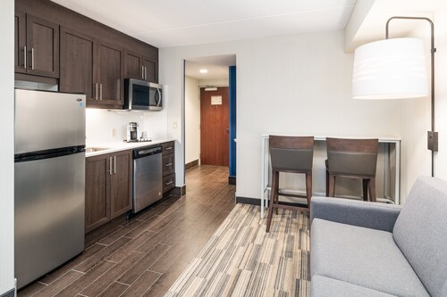 Holiday Inn Express & Suites Milton by IHG