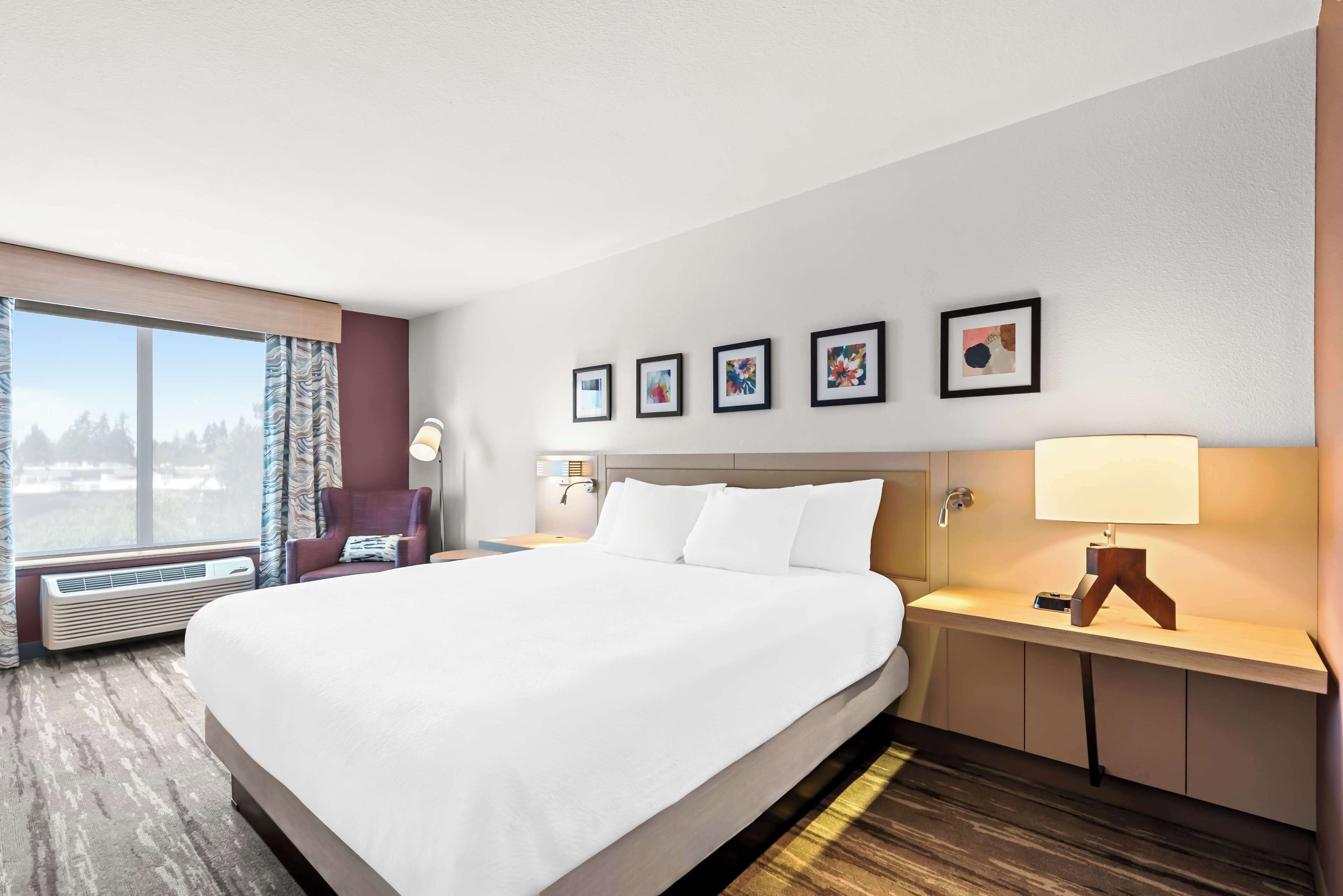 Tabla de planchar con plancha, cunas gratuitas y wifi gratis 