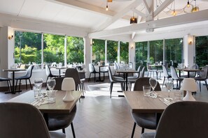 Restaurant - SOWELL HOTELS Domaine de la Petite Isle (L'Isle-sur-la-Sorgue)