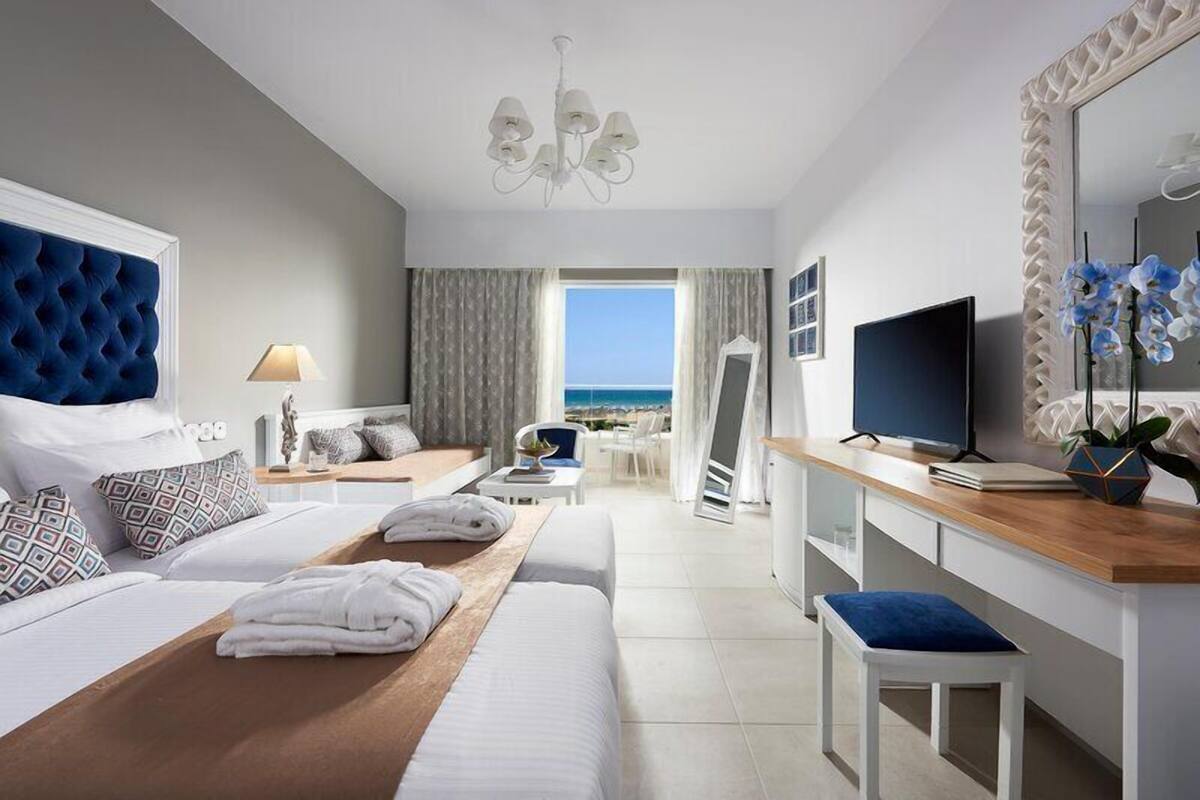 Deluxe Double Room, Partial Sea View