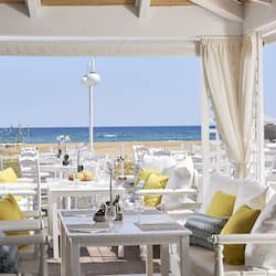 3 restaurants, serveren ontbijt, lunch, diner, Mediterrane gerechten