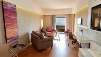 En 32-tommers Flatskjerm-TV med Parabol-TV samt smart-TV