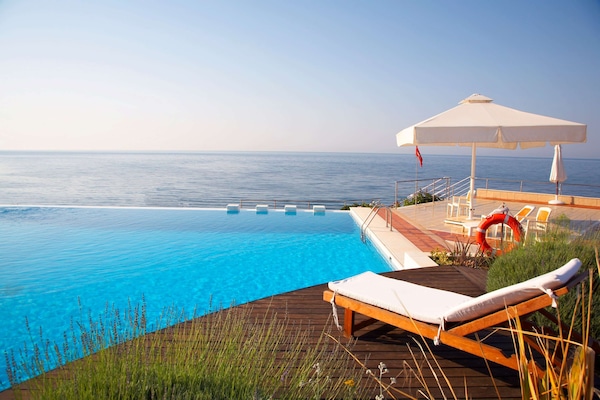 Seasonal outdoor pool, pool umbrellas, sun loungers