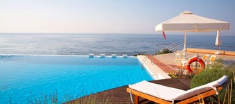 Ramada Plaza by Wyndham Thraki