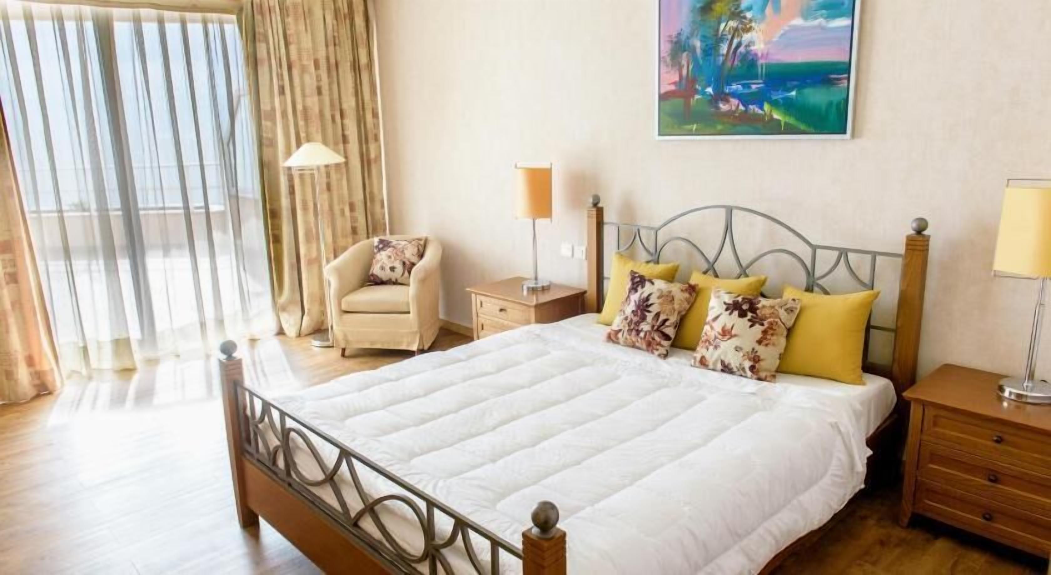 Premium bedding, down duvets, pillow-top beds, minibar
