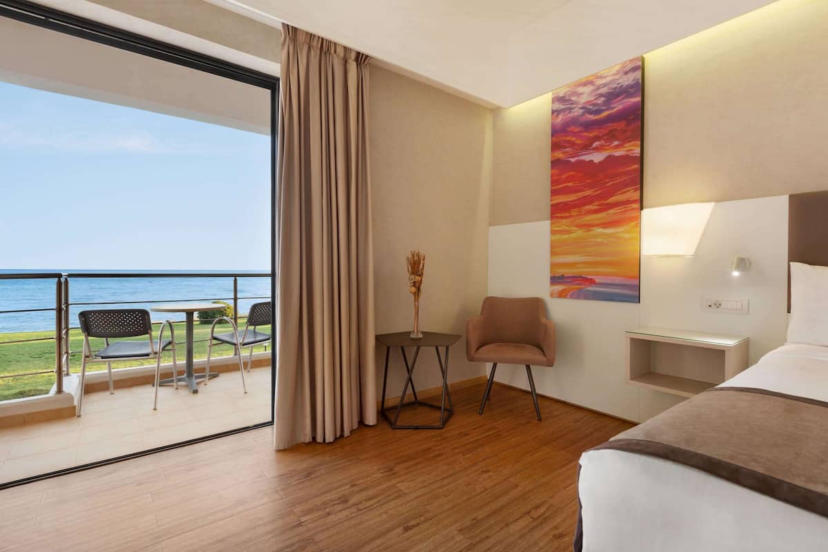 premium bedding, down duvets, pillow-top beds, minibar