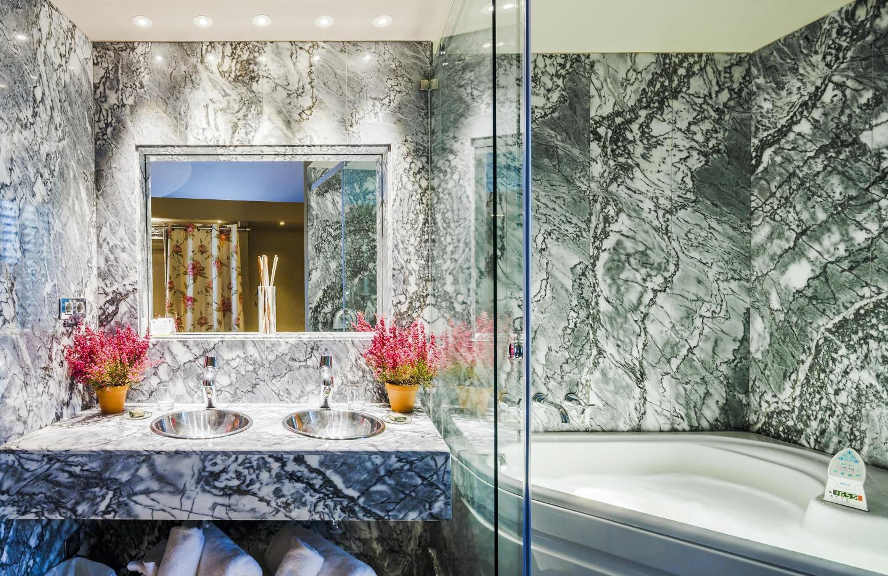 suite, jetted tub (terrace) | bathroom | hair dryer, soap, shampoo, toilet paper