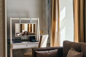 Executive Double Room | Hypo-allergenic bedding, in-room safe, individually decorated, desk - Merchants House Hotel (Tallinn)
