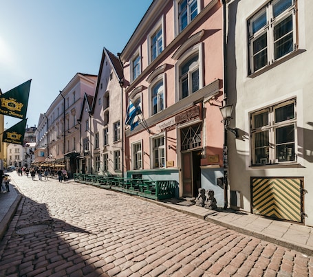 Presidential Suite | Front of property