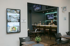 酒吧（店内）