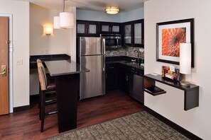 Suite, 2 soverom, kjøkken | Romfasilitet