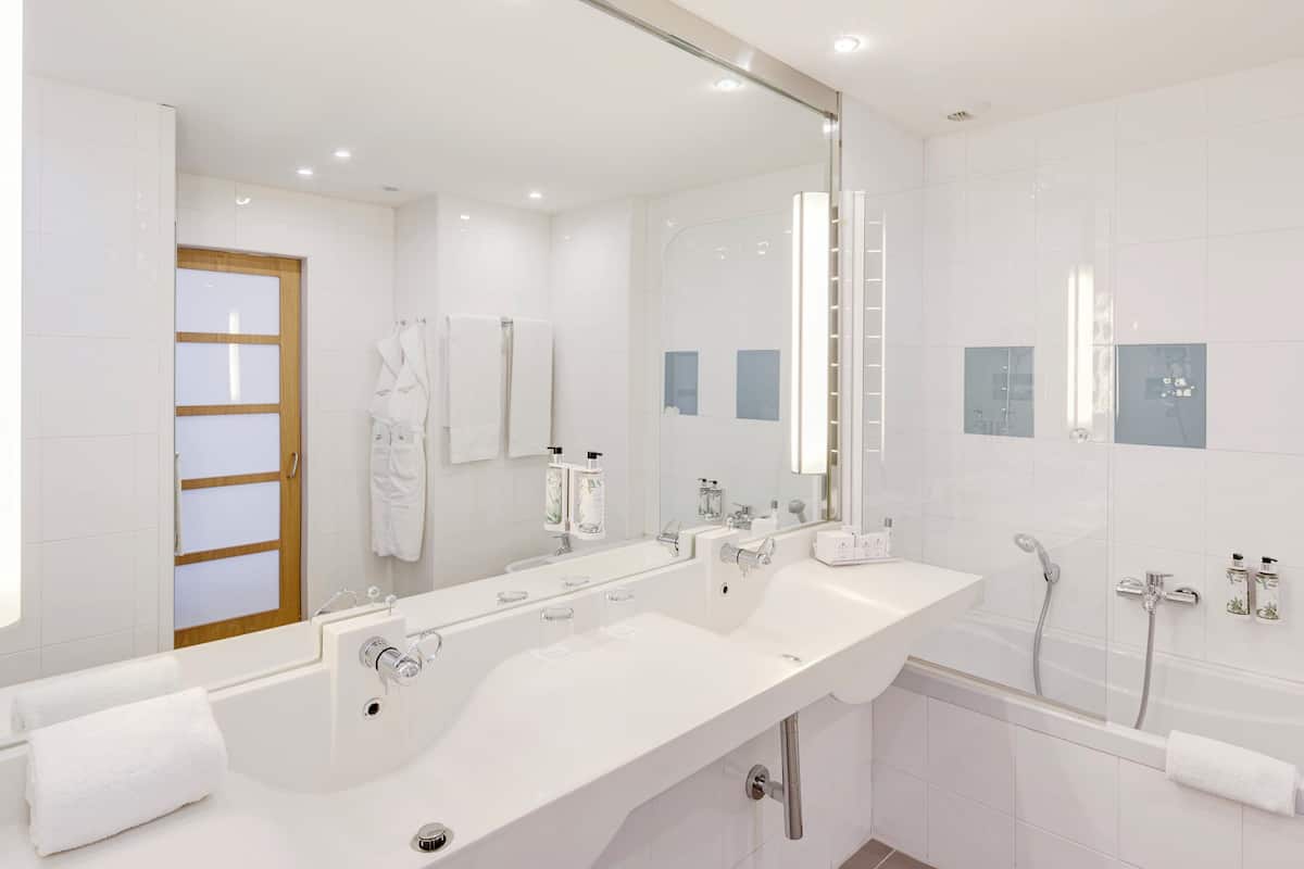 minibar, in-room safe, desk, blackout curtains