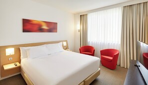 Minibar, in-room safe, desk, blackout curtains - Sercotel Valladolid (Valladolid)