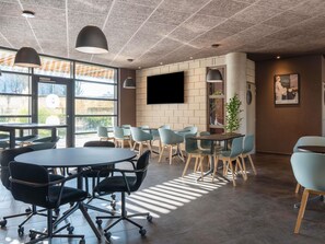 Bar (on property) - Novotel Suites Nancy Centre (Nancy)