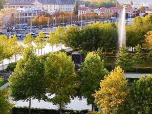 Minibar, caja fuerte, escritorio y cortinas opacas